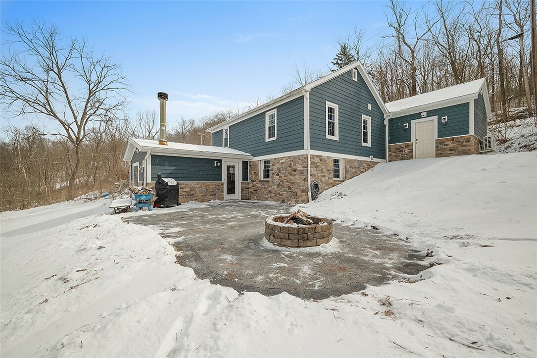 Property Photo:  204 Magill Rd  PA 16063 