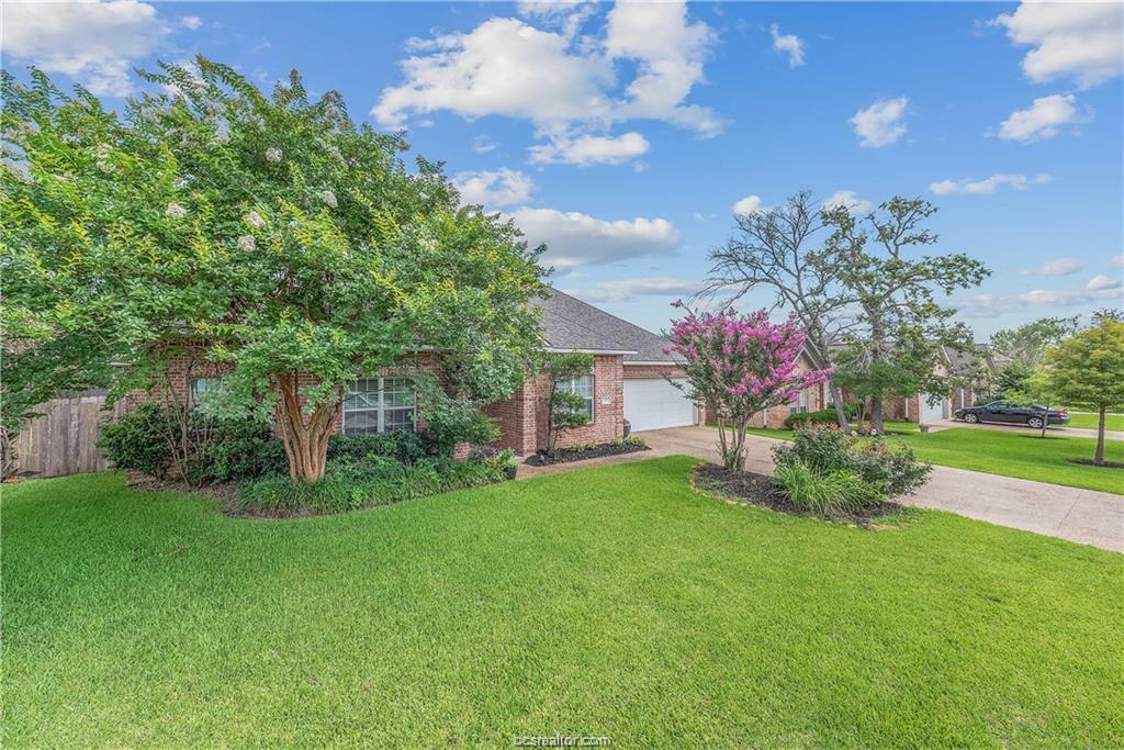 Property Photo:  305 Stone Chase Court  TX 77845-1914 