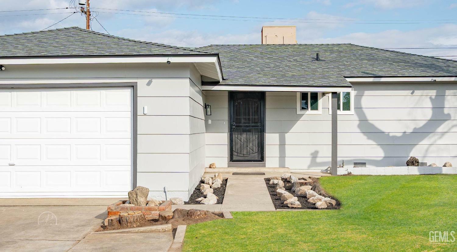 Property Photo:  1800 Hughes Lane  CA 93304 