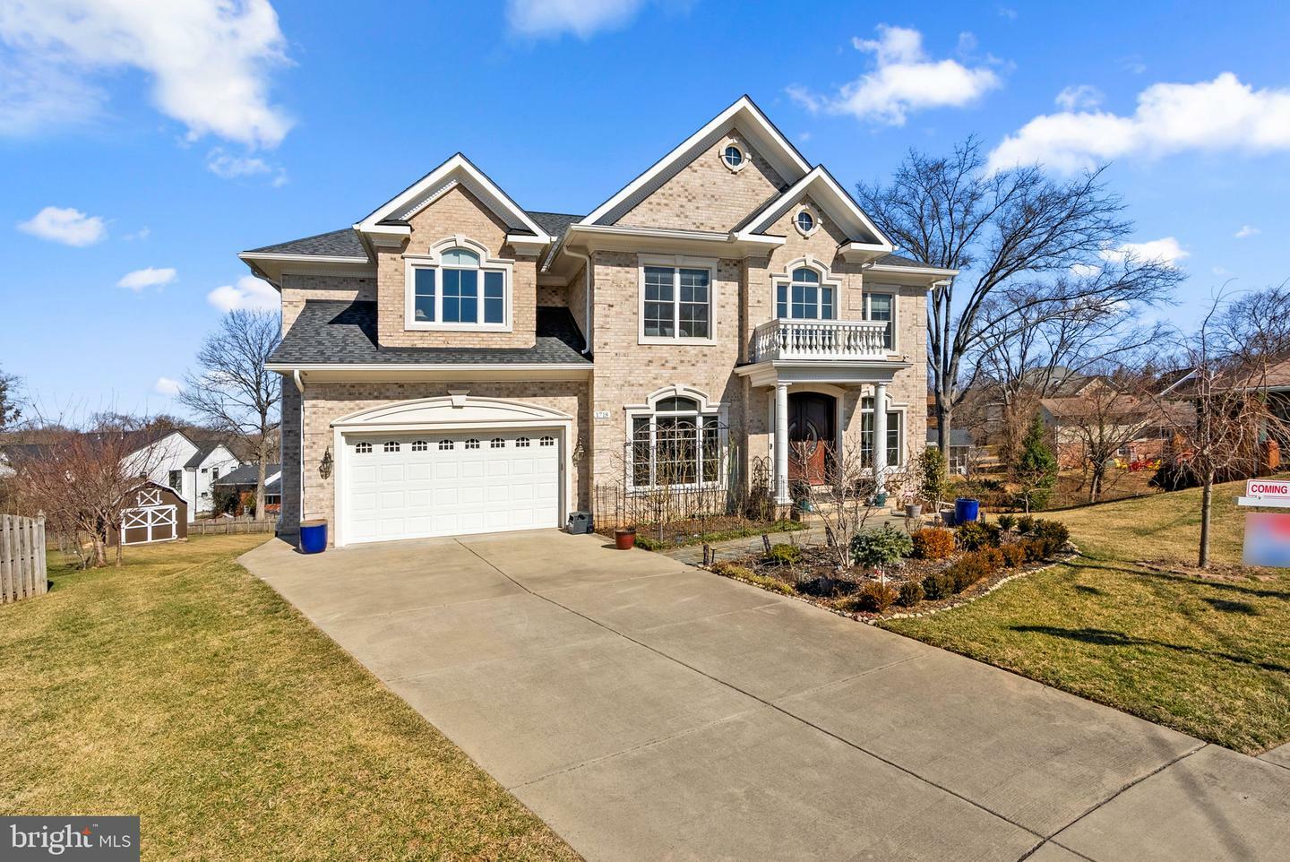Property Photo: 1718 Chateau Court VA 22101
