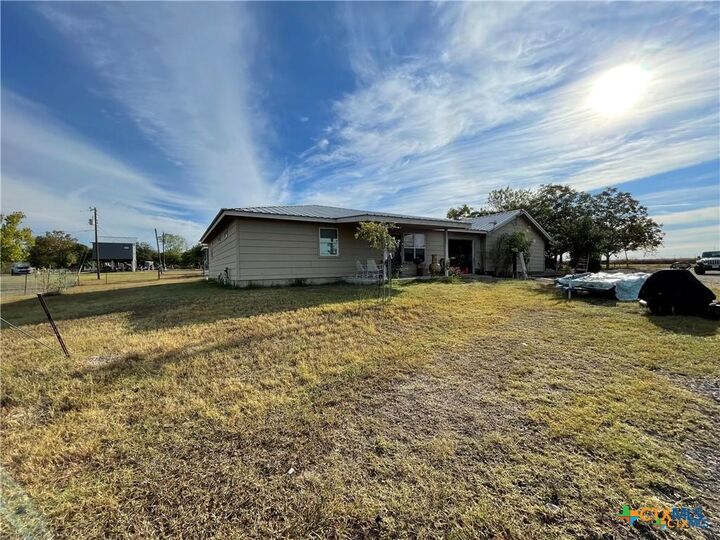 Property Photo: 414 Henk Lane TX 78666