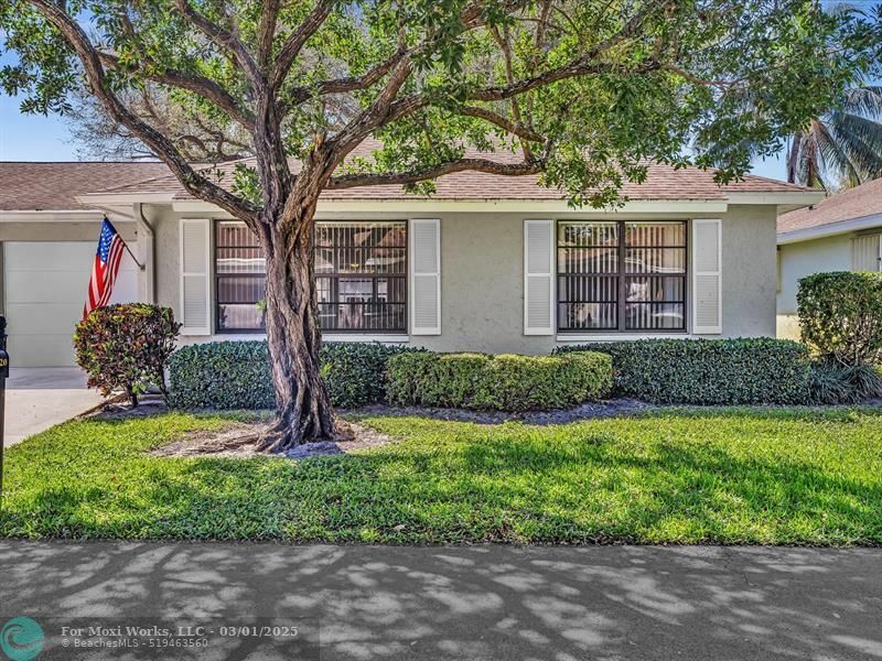 Property Photo:  9820 Pecan Tree Dr 9820-B  FL 33436 