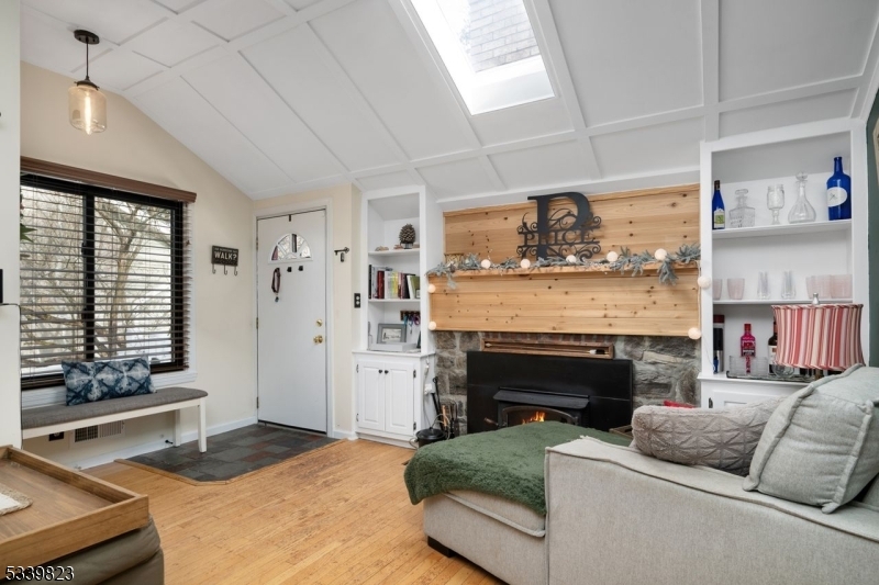 Property Photo: 18 Seneca Trl NJ 07871