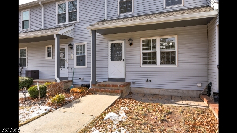 13 Hancock Ct  Raritan Twp. NJ 08822 photo