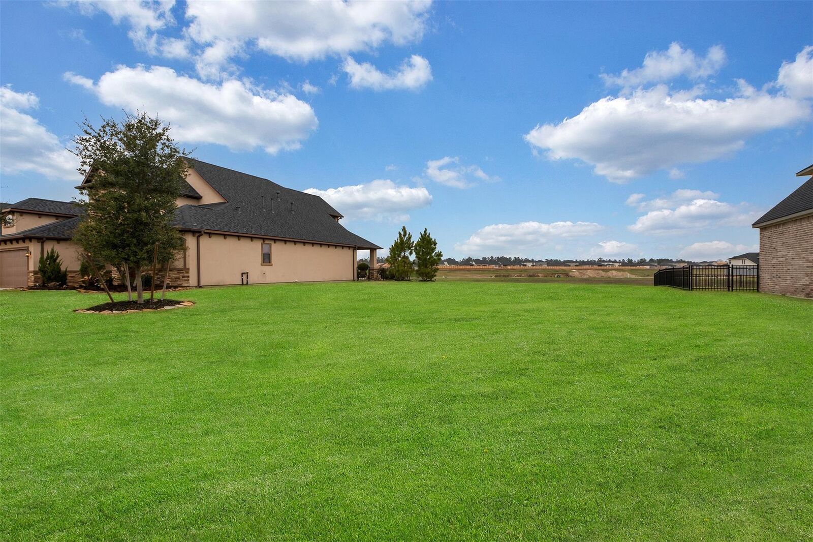 Property Photo: 220 N Waterstone Drive TX 77356