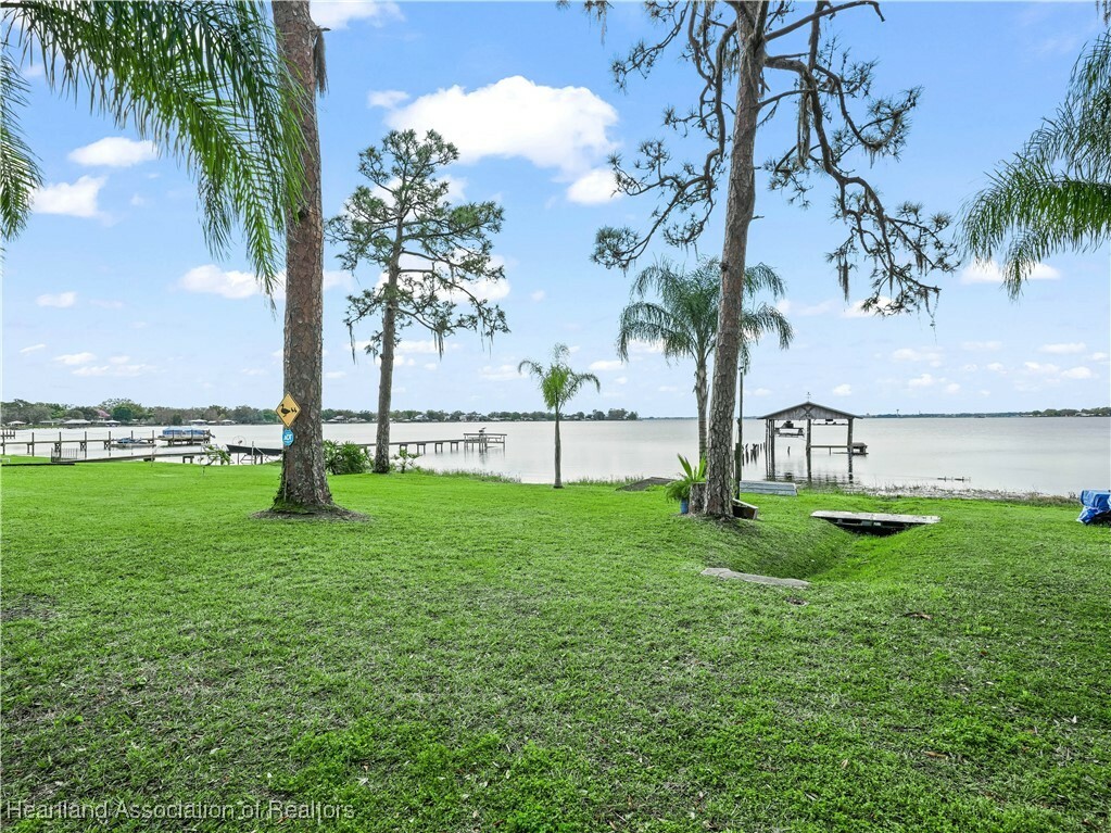 Property Photo:  3400 Lakeview Drive  FL 33870 