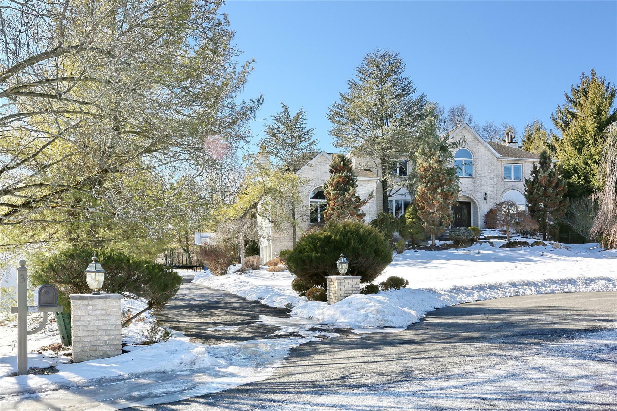 Property Photo:  3 Orient Court  NY 10956 