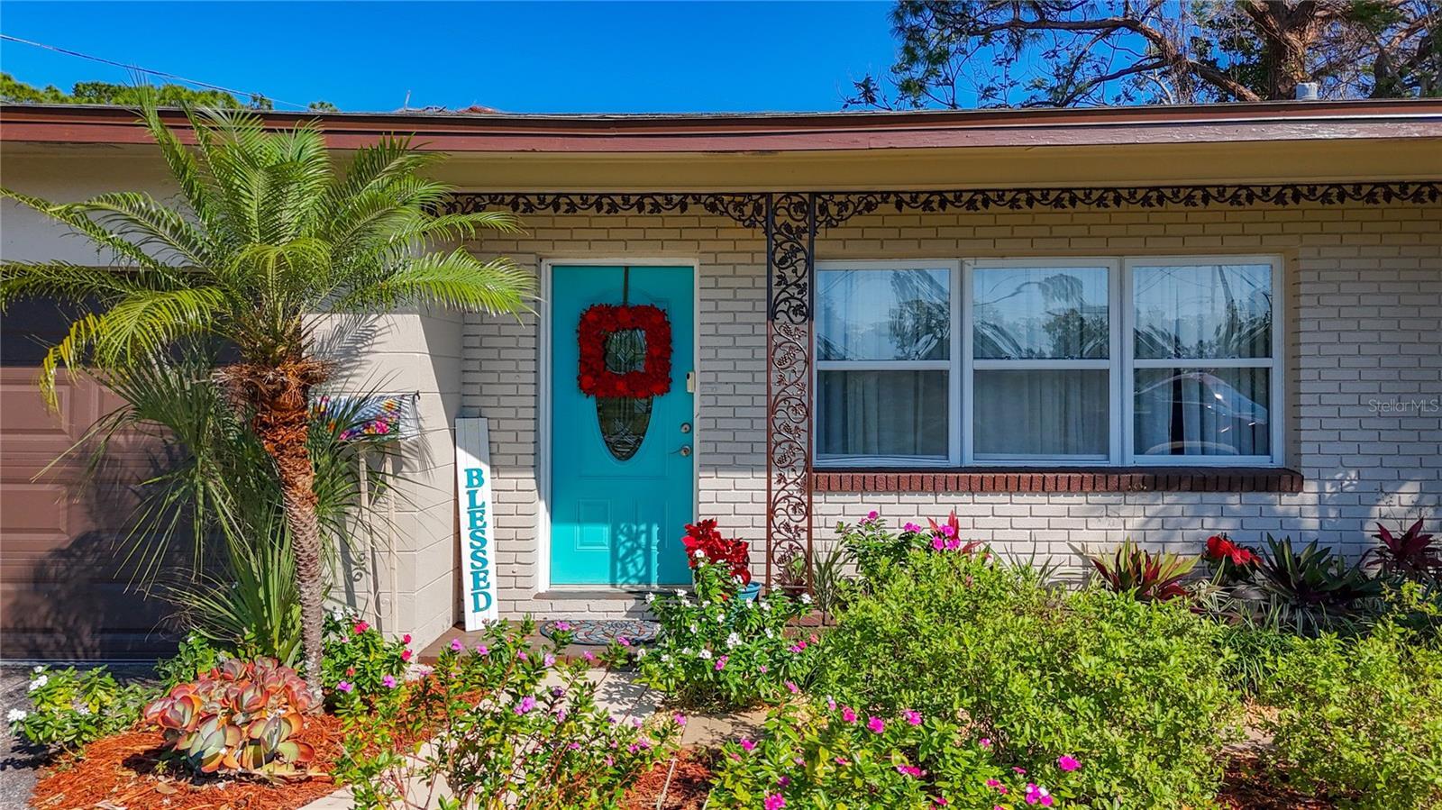 Property Photo: 4100 Narvarez Way S FL 33712