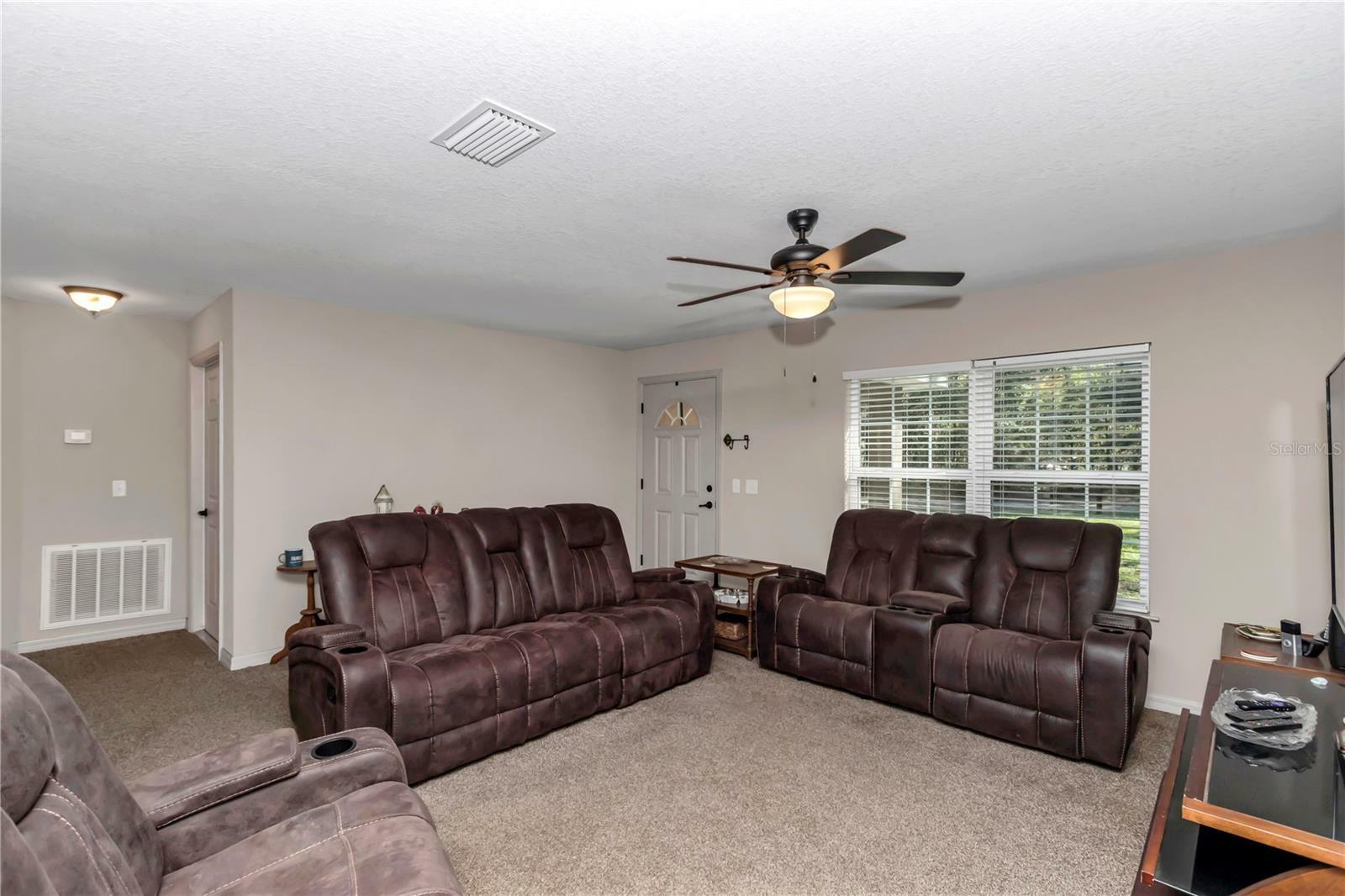 Property Photo:  4111 SE 131st Lane  FL 34420 