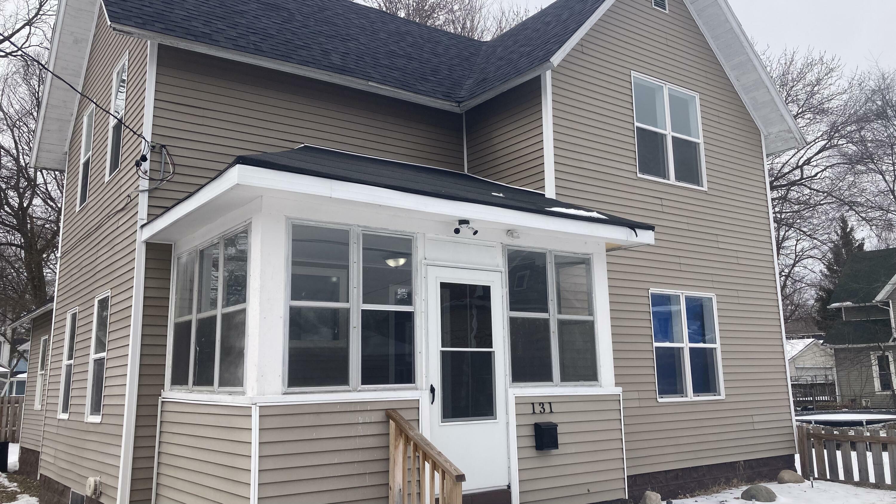 Property Photo: 131 McKinley Avenue N MI 49017
