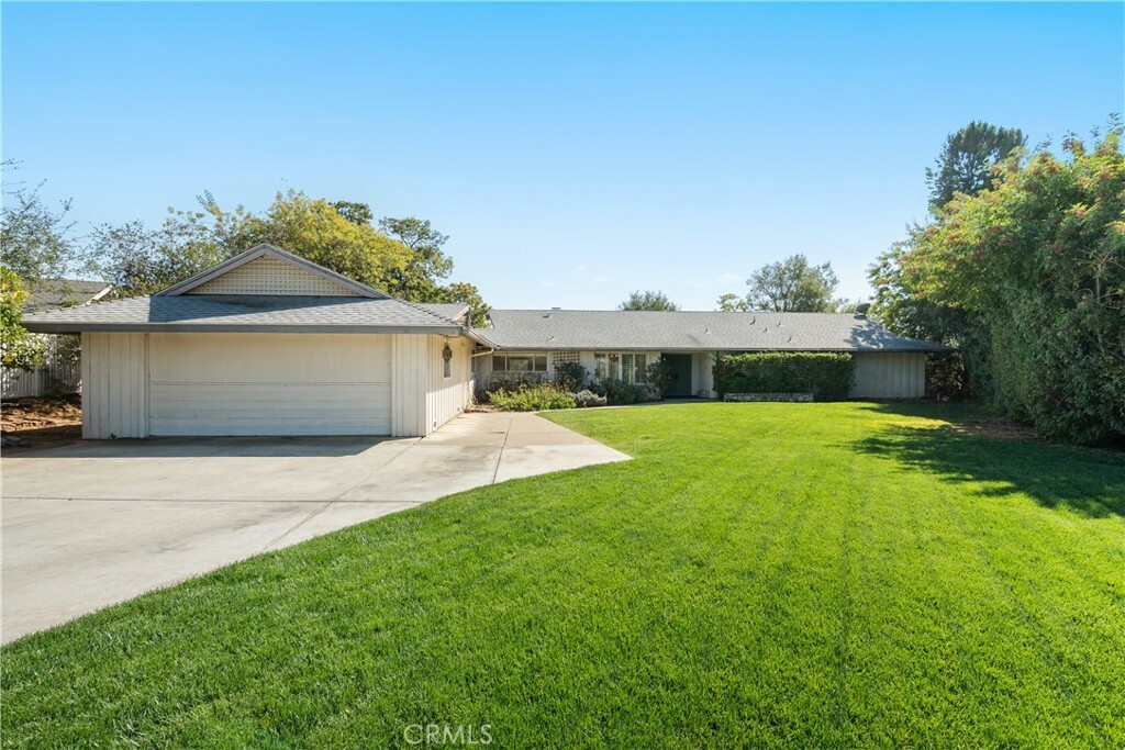 Property Photo:  2829 Golfview Drive  CA 92028 