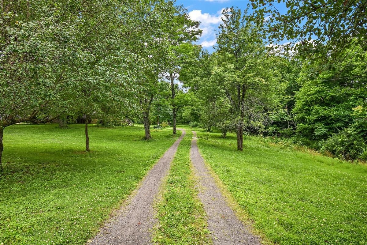 Property Photo: 145 Crenshaw Rd TN 37022