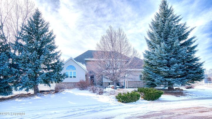 Property Photo:  1400 Meadow Brook Ct S  WY 82718 