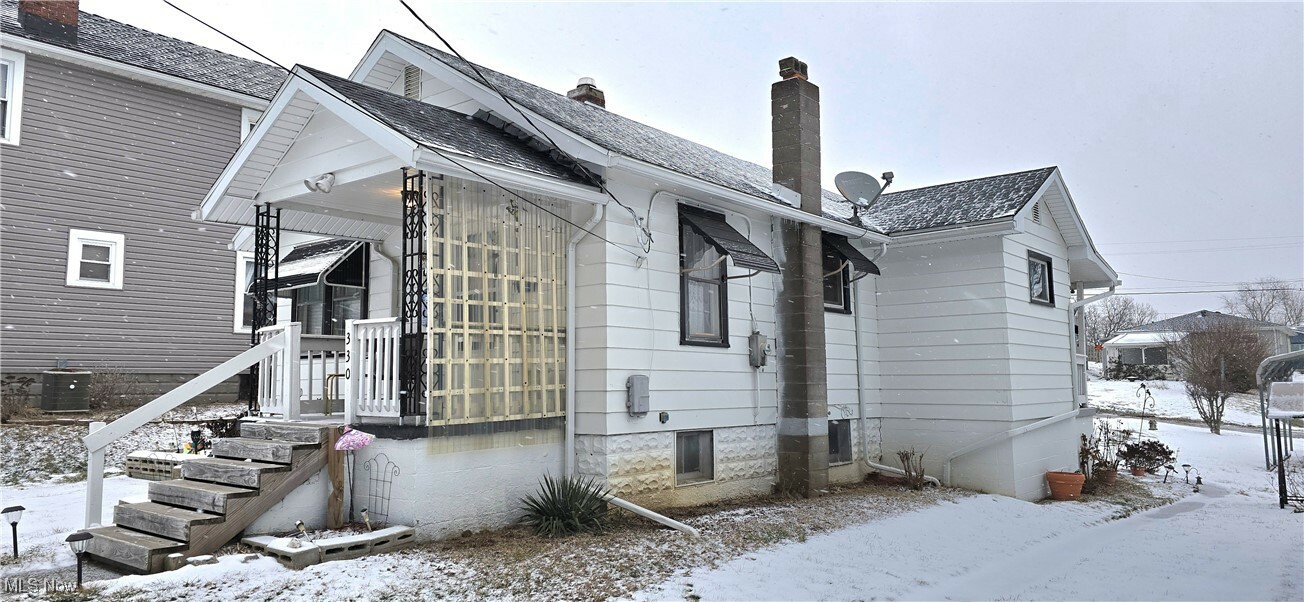 Property Photo:  330 Jordan Avenue  OH 43701 