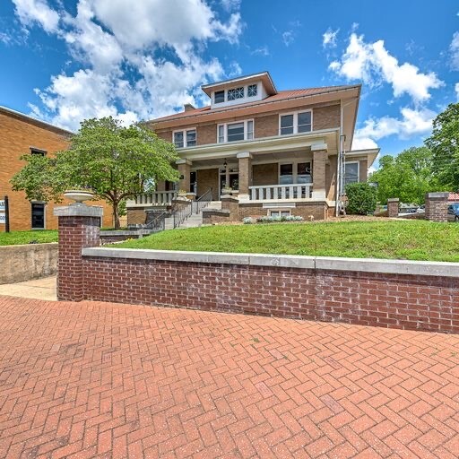Property Photo: 115 University Street AR 72761