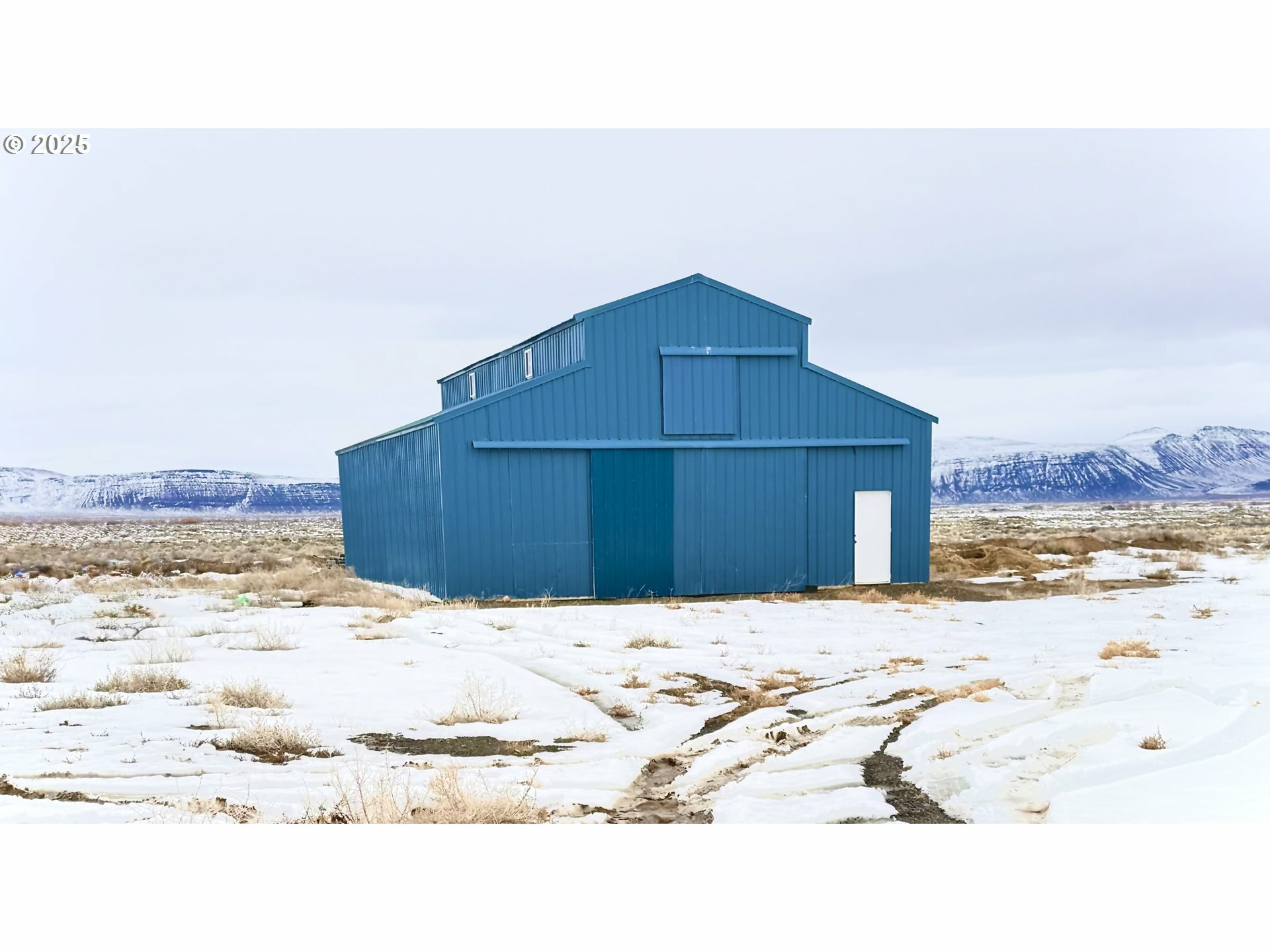 Property Photo: 49927 Shuffield Rd OR 97640