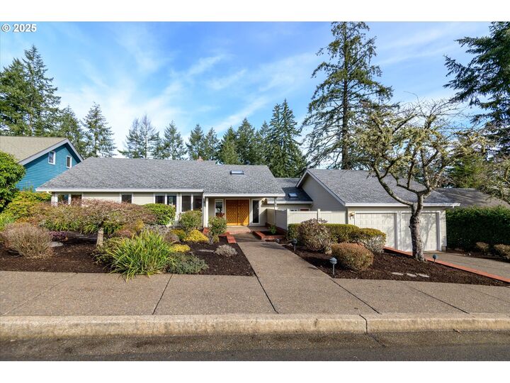 1776 White Oak Dr  Eugene OR 97405 photo