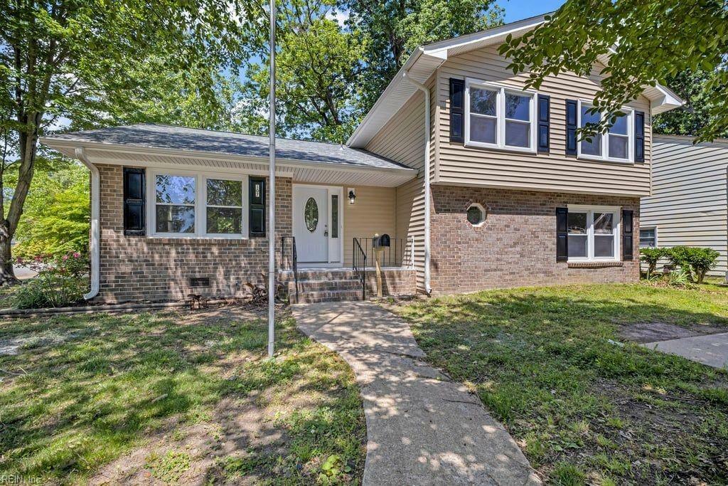Property Photo: 107 Schooner Dr VA 23669