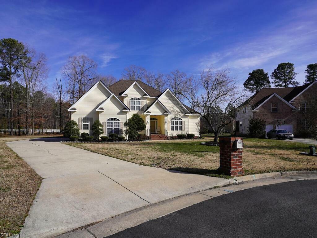 Property Photo: 820 Edinburgh Ct VA 23430