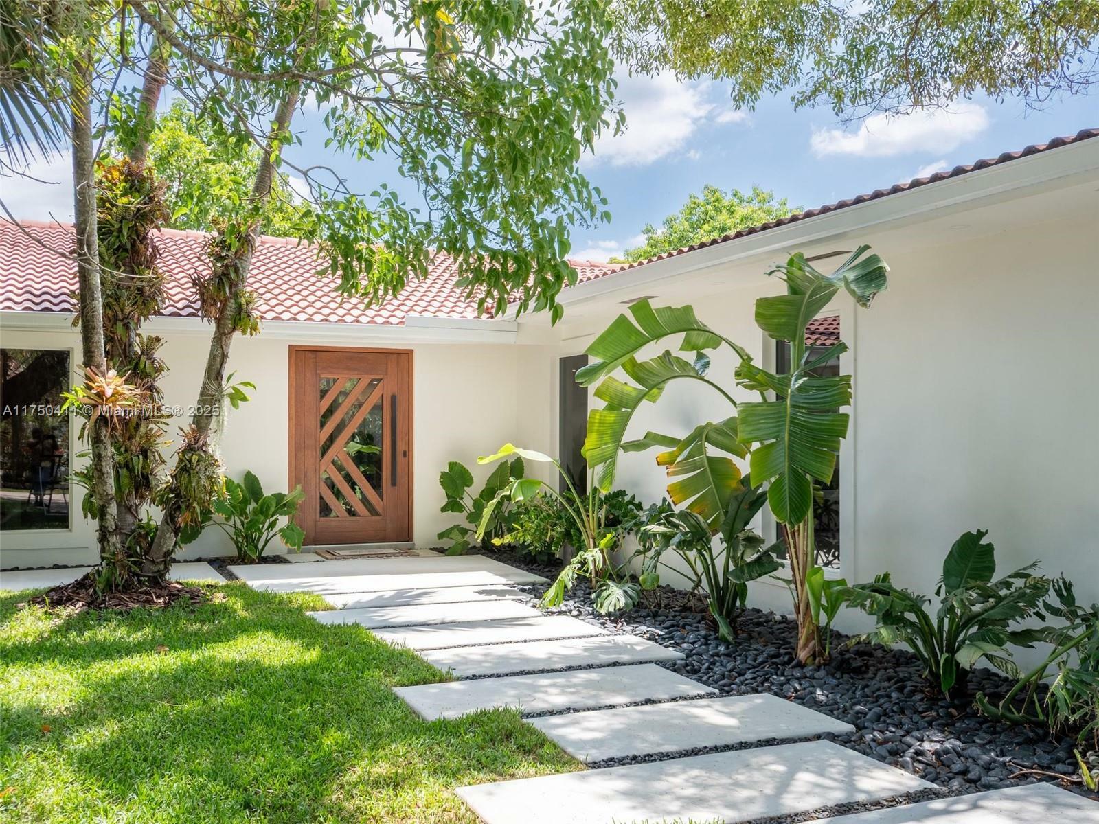 Property Photo: 17220 SW 46th St FL 33331