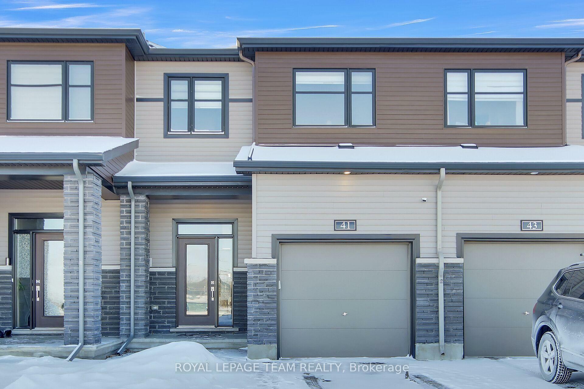 Property Photo: 41 Finglas Court ON K2J 6Y6
