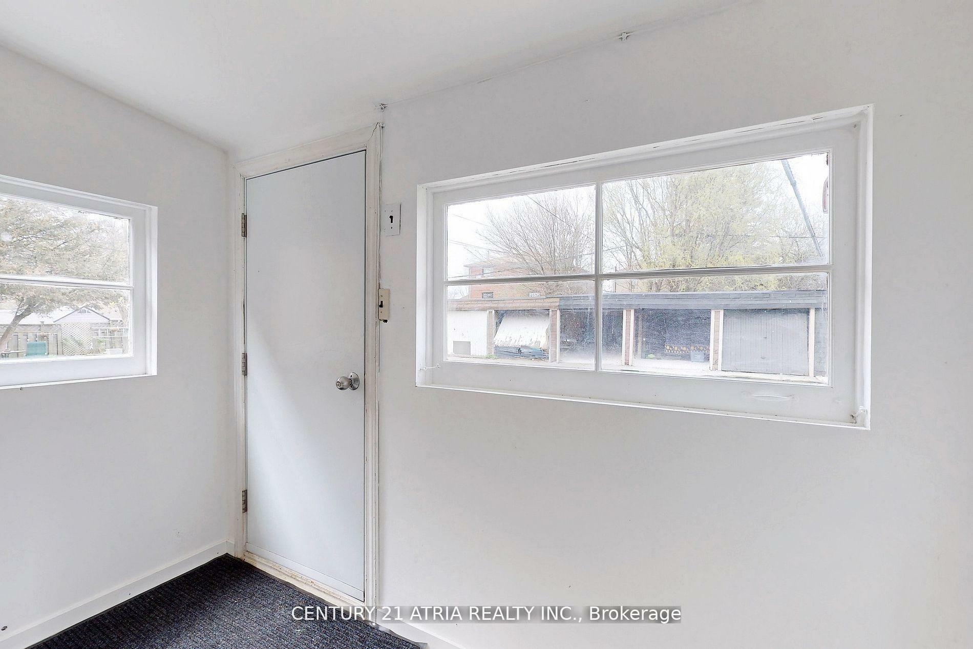 Property Photo: 50 George Street ON M8V 2S2