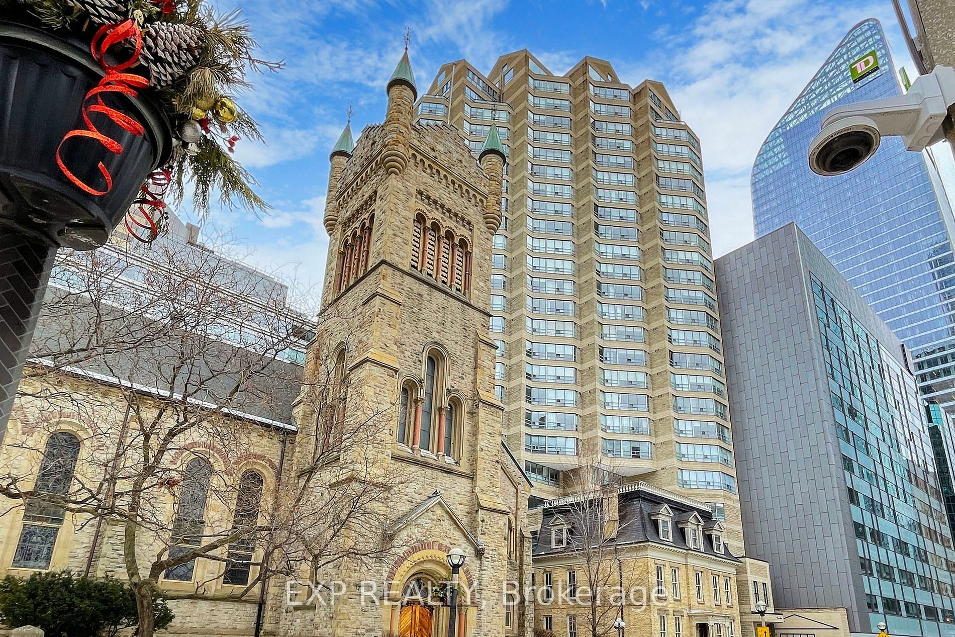 Property Photo:  71 Simcoe St E 1204  ON M5J 2S9 