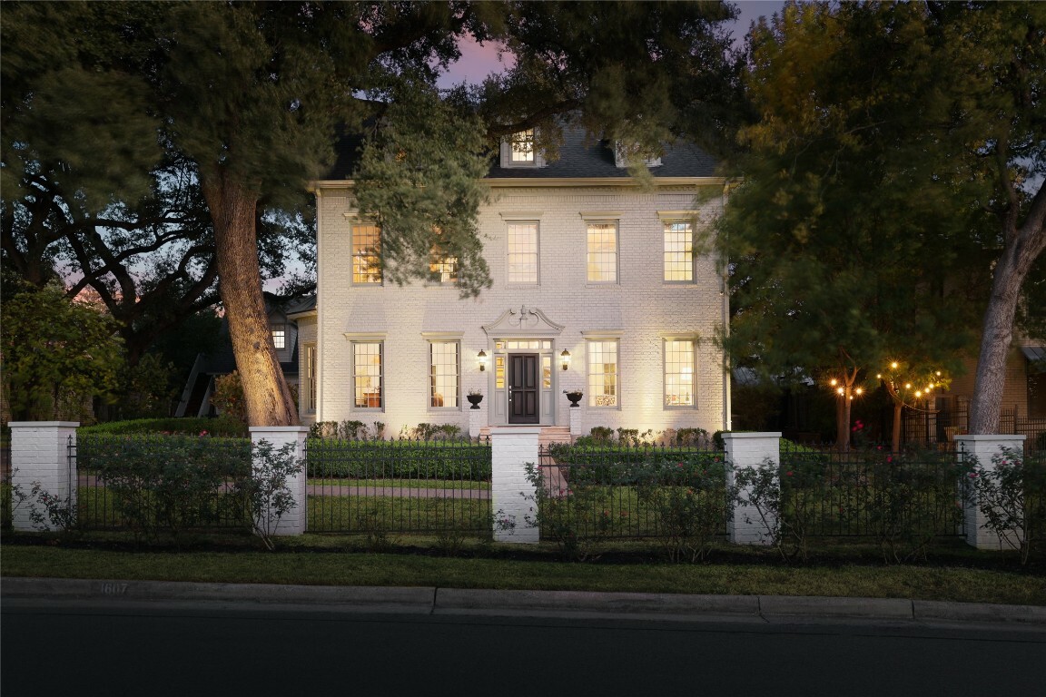 1607 Pease Road  Austin TX 78703 photo