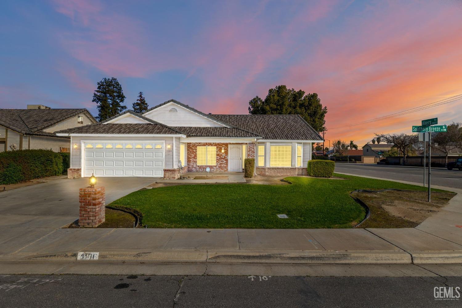 Property Photo: 4100 Southern Breeze Drive CA 93313