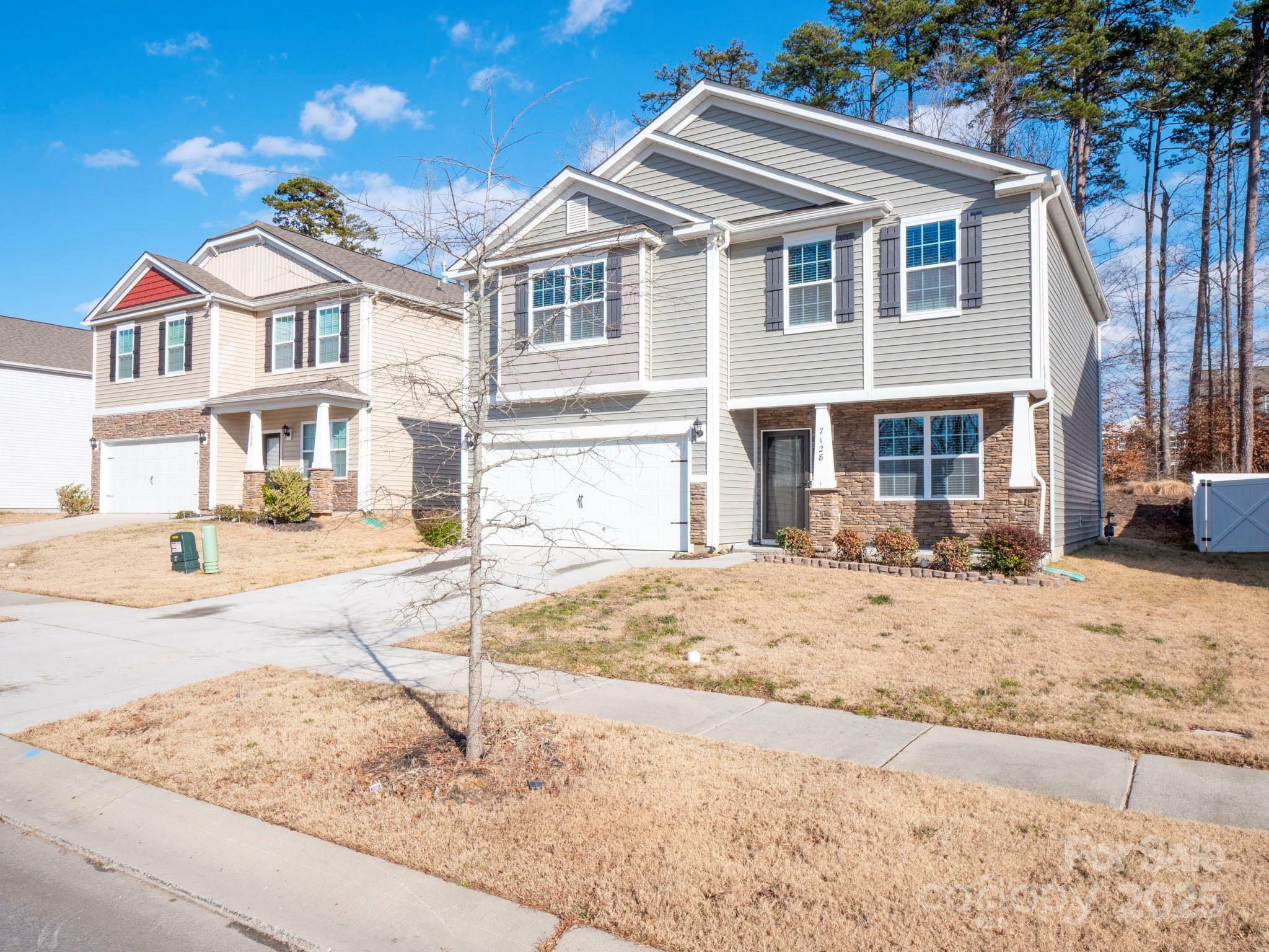 Property Photo: 7128 Pennyroyal Way NC 28216