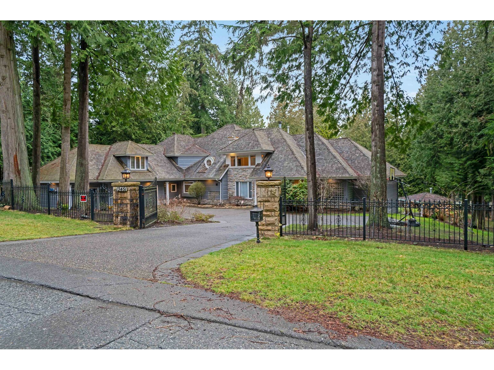 Property Photo: 13451 Vine Maple BC V4P 1W8