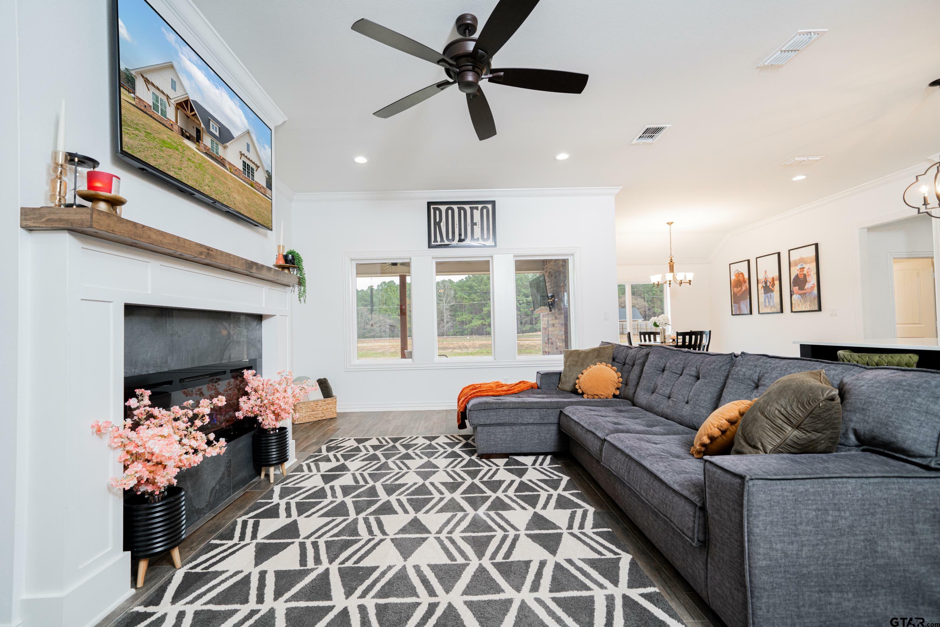 Property Photo:  1719 Cr 186 E  TX 75662 