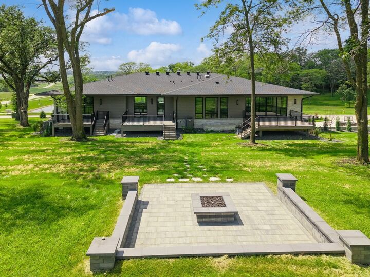 Property Photo:  1576 S Stonewood Drive  IA 50266 