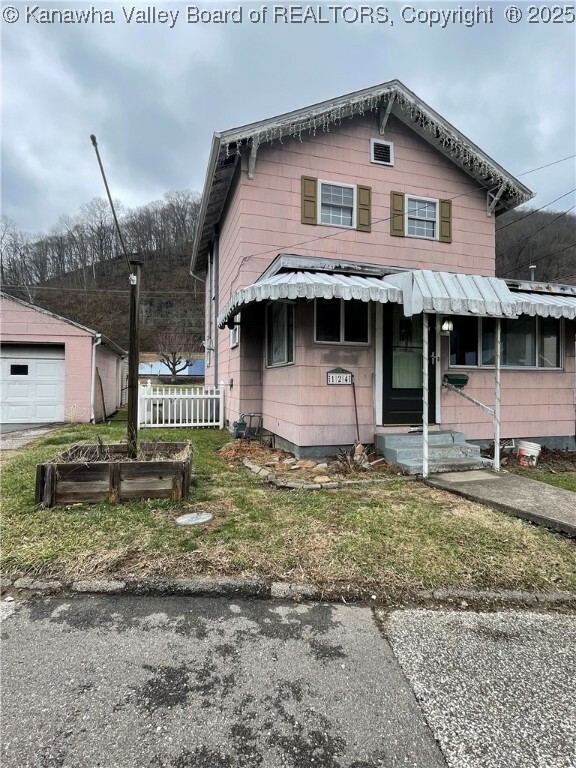 124 W Gardner Avenue  Belle WV 25015 photo