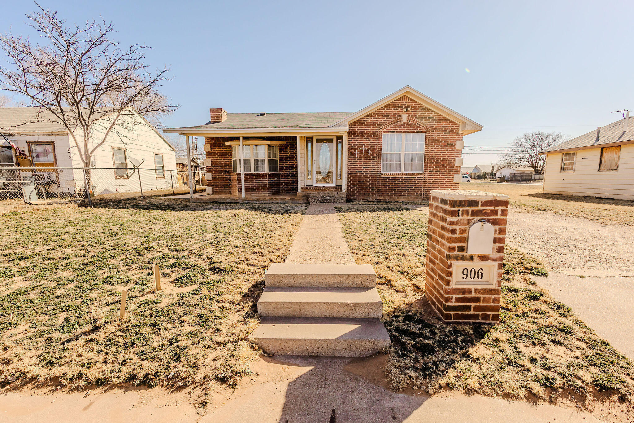 Property Photo: 906 N 3rd Street TX 79316