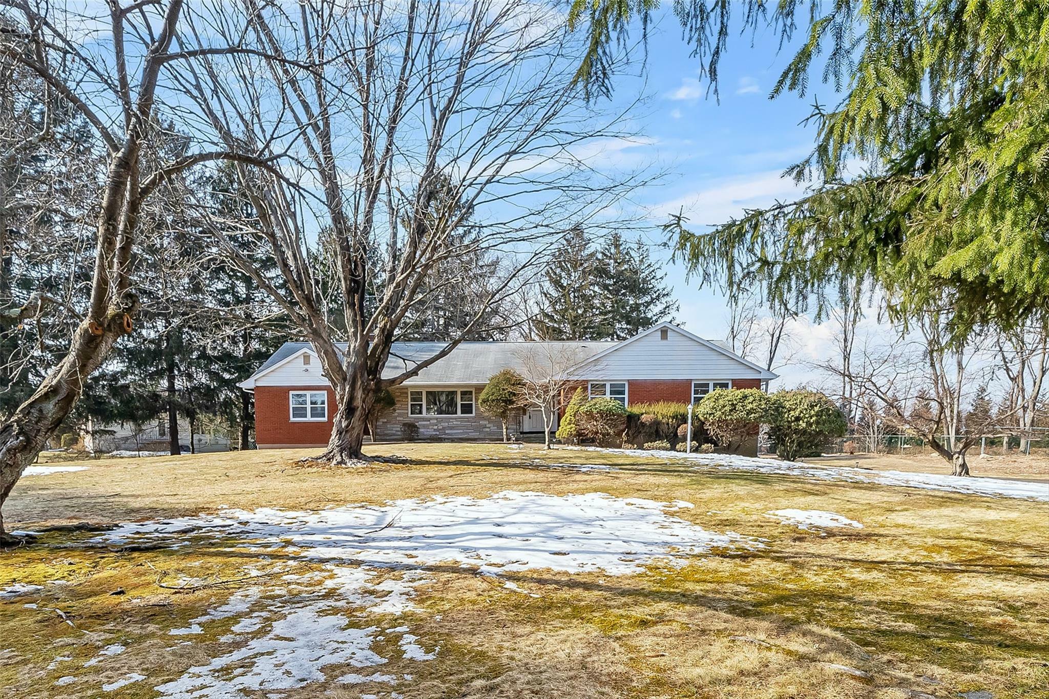 Property Photo:  19 Meadowlark Drive  NY 10994 