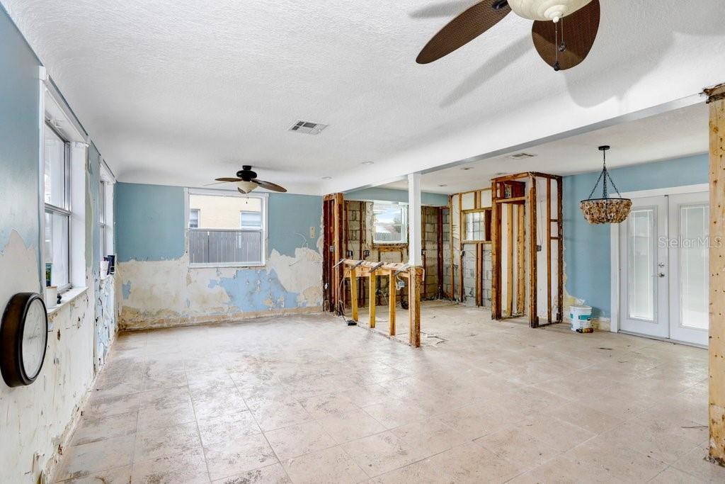 Property Photo:  411 Virginia Avenue  FL 33708 