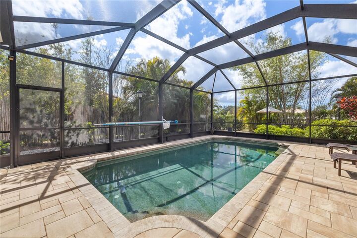 Property Photo:  12810 Daisy Place  FL 34212 