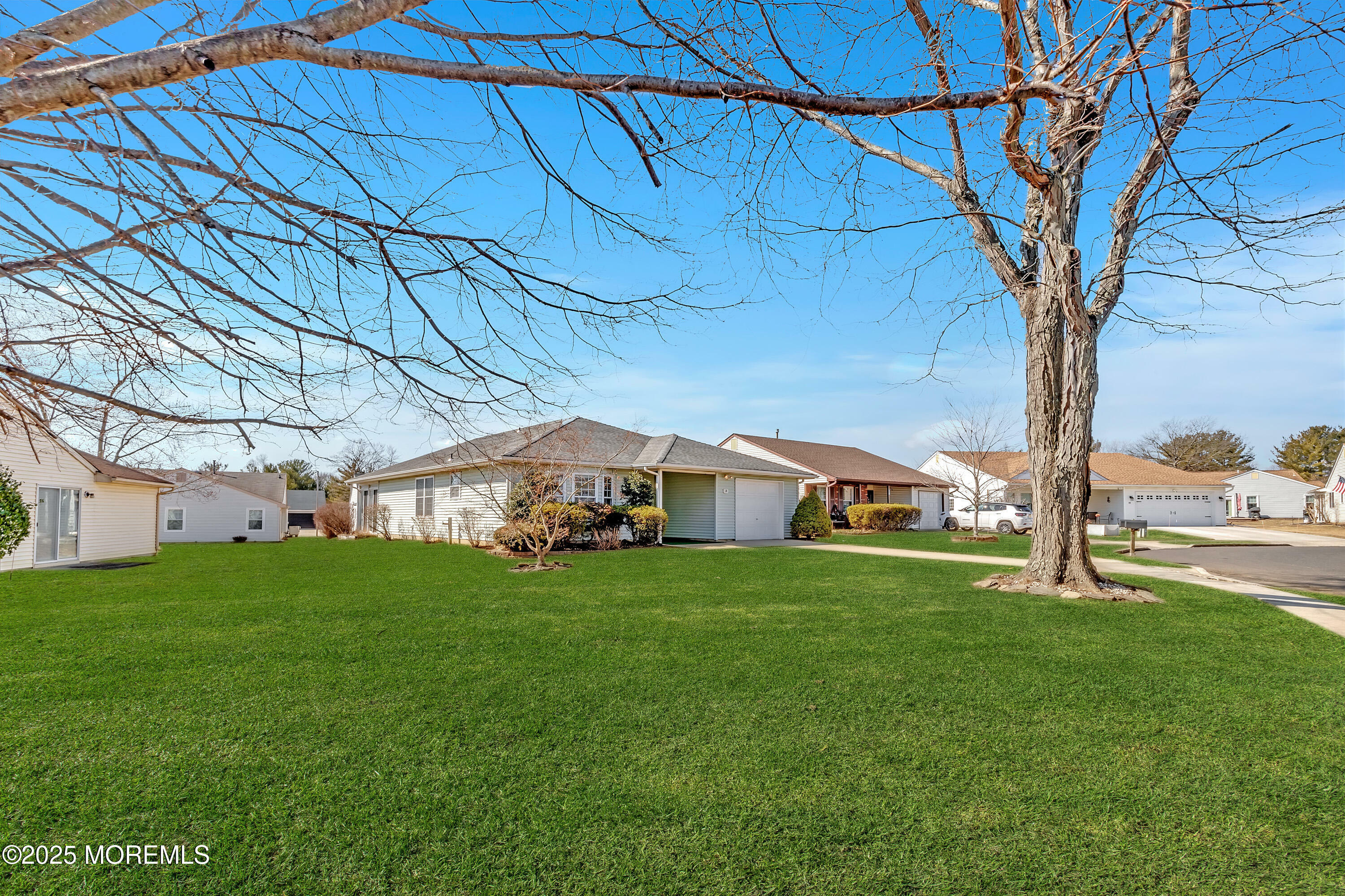 Property Photo:  14 Windmill Court  NJ 08022 