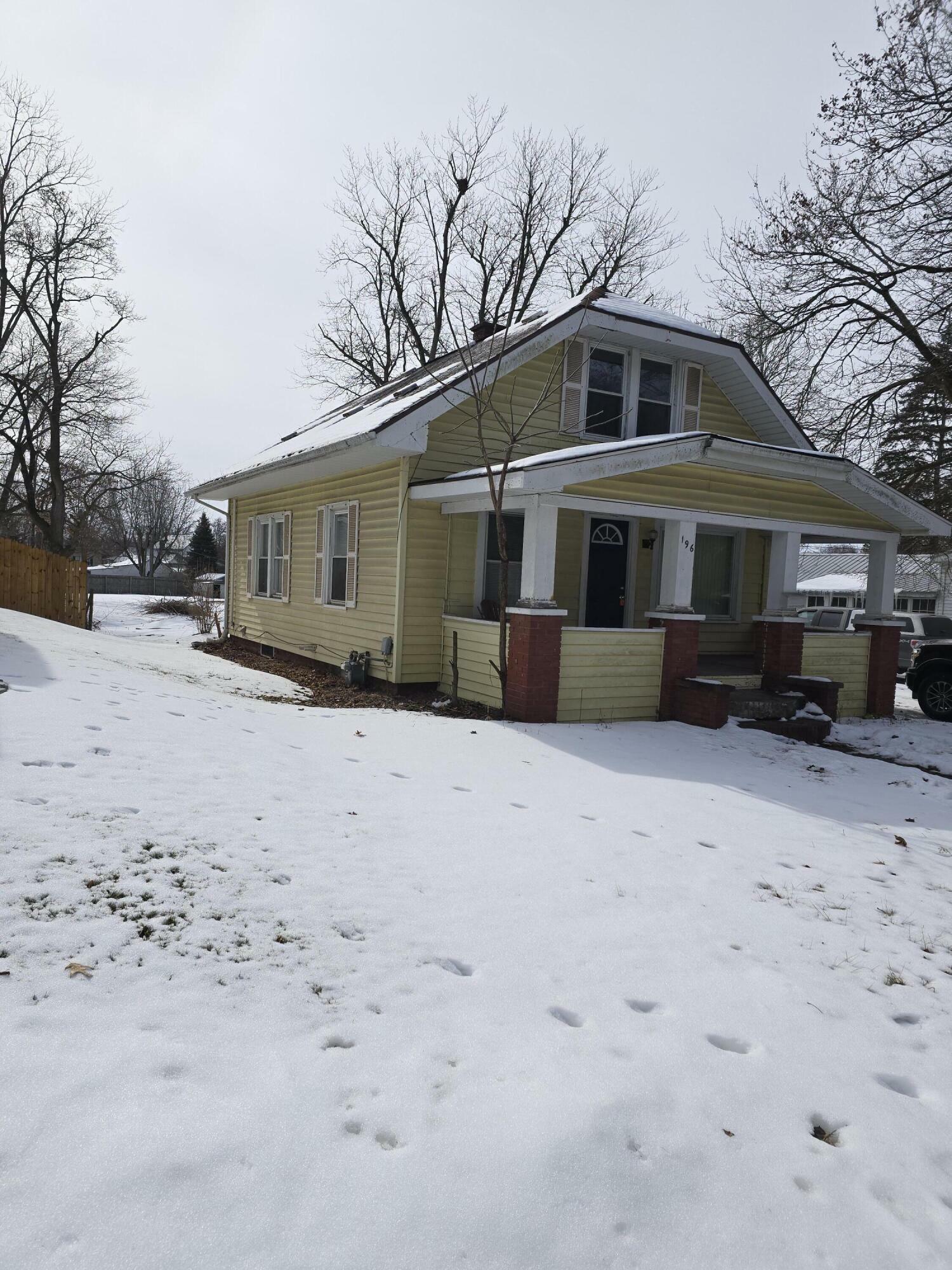 Property Photo:  196 E Bacon Street  MI 49242 