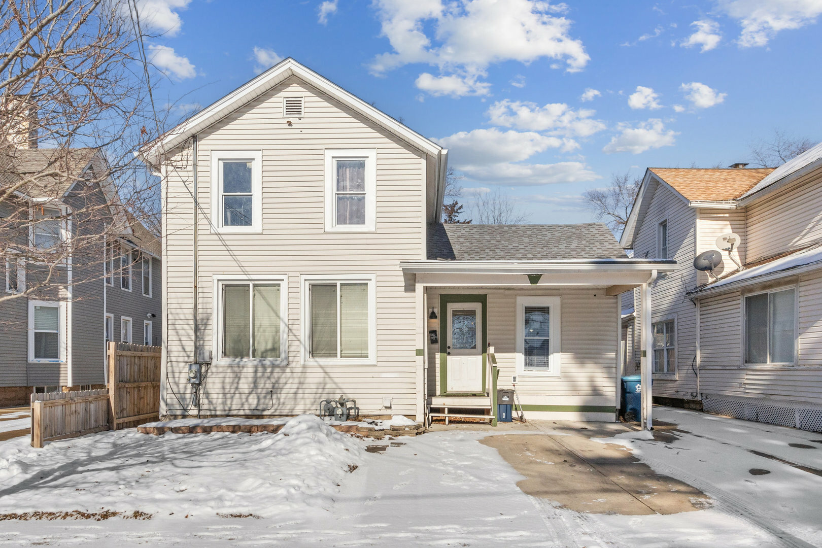 Property Photo:  572 North Avenue  IL 60505 