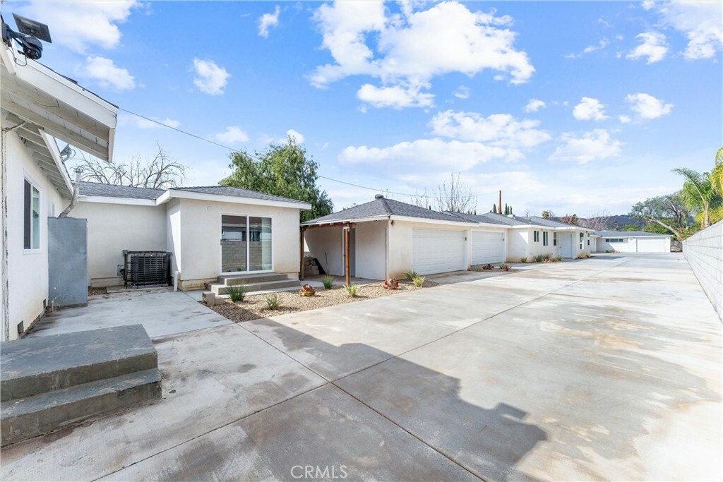 Property Photo:  1533 W Orange Grove Avenue  CA 91768 