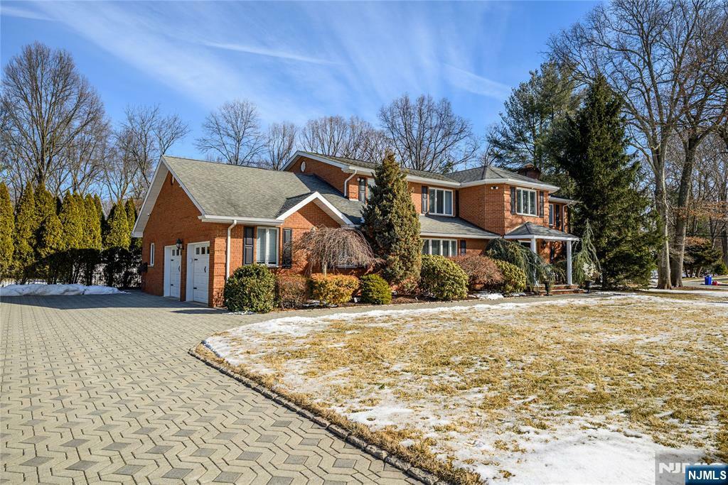 Property Photo:  204 Oldwoods Road  NJ 07417 