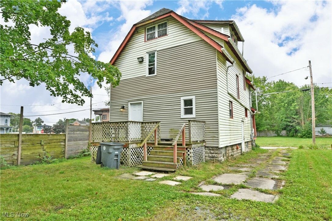 Property Photo:  628 Prospect Avenue NW  OH 44483 