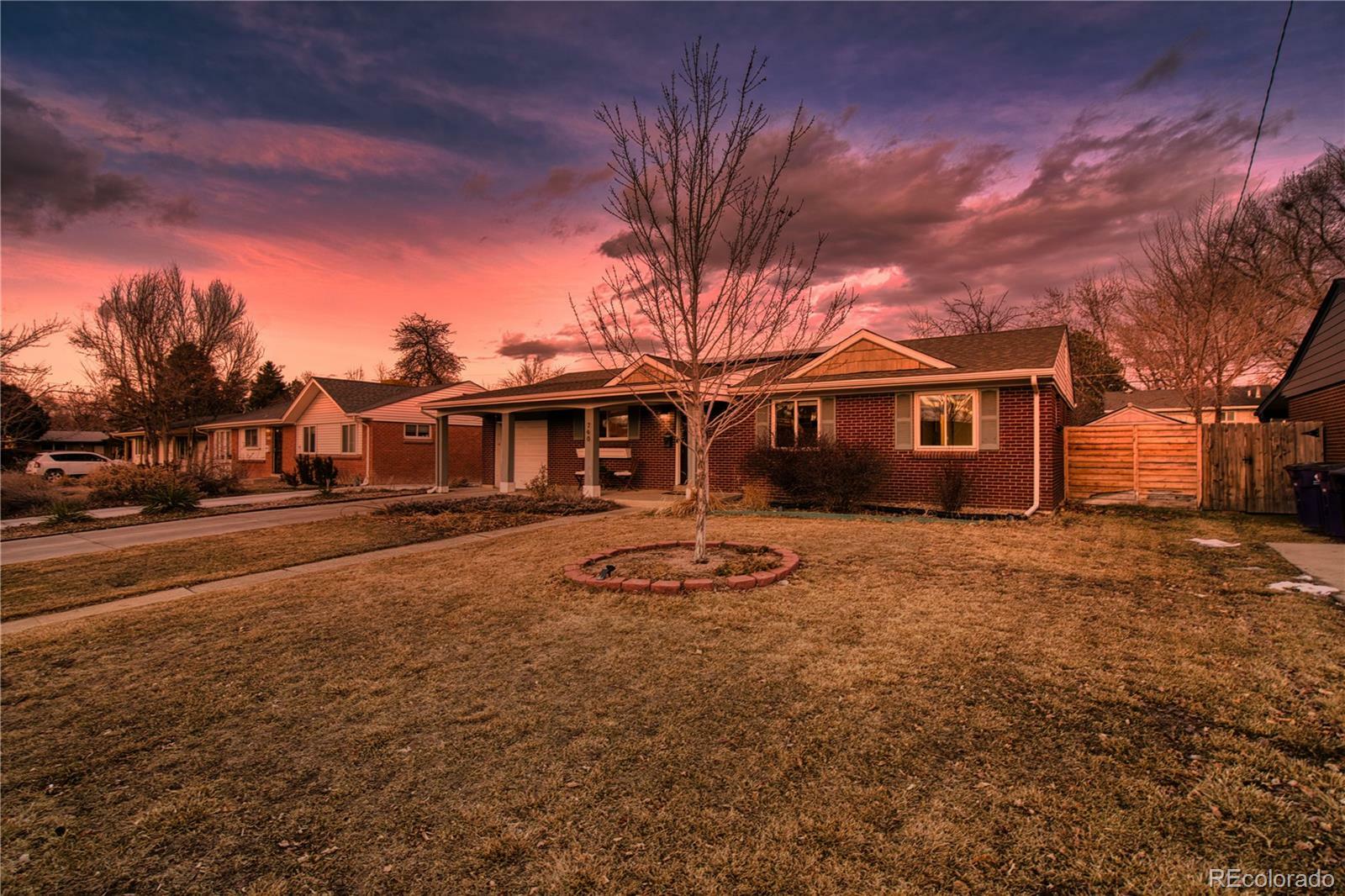 Property Photo: 748 S Grape Street CO 80246