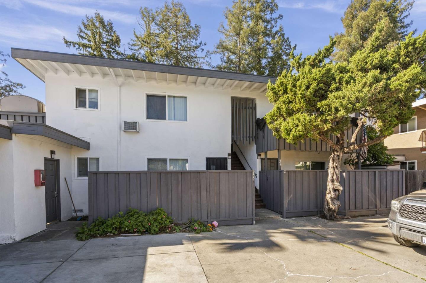 Property Photo: 935 Ravenscourt Avenue CA 95008