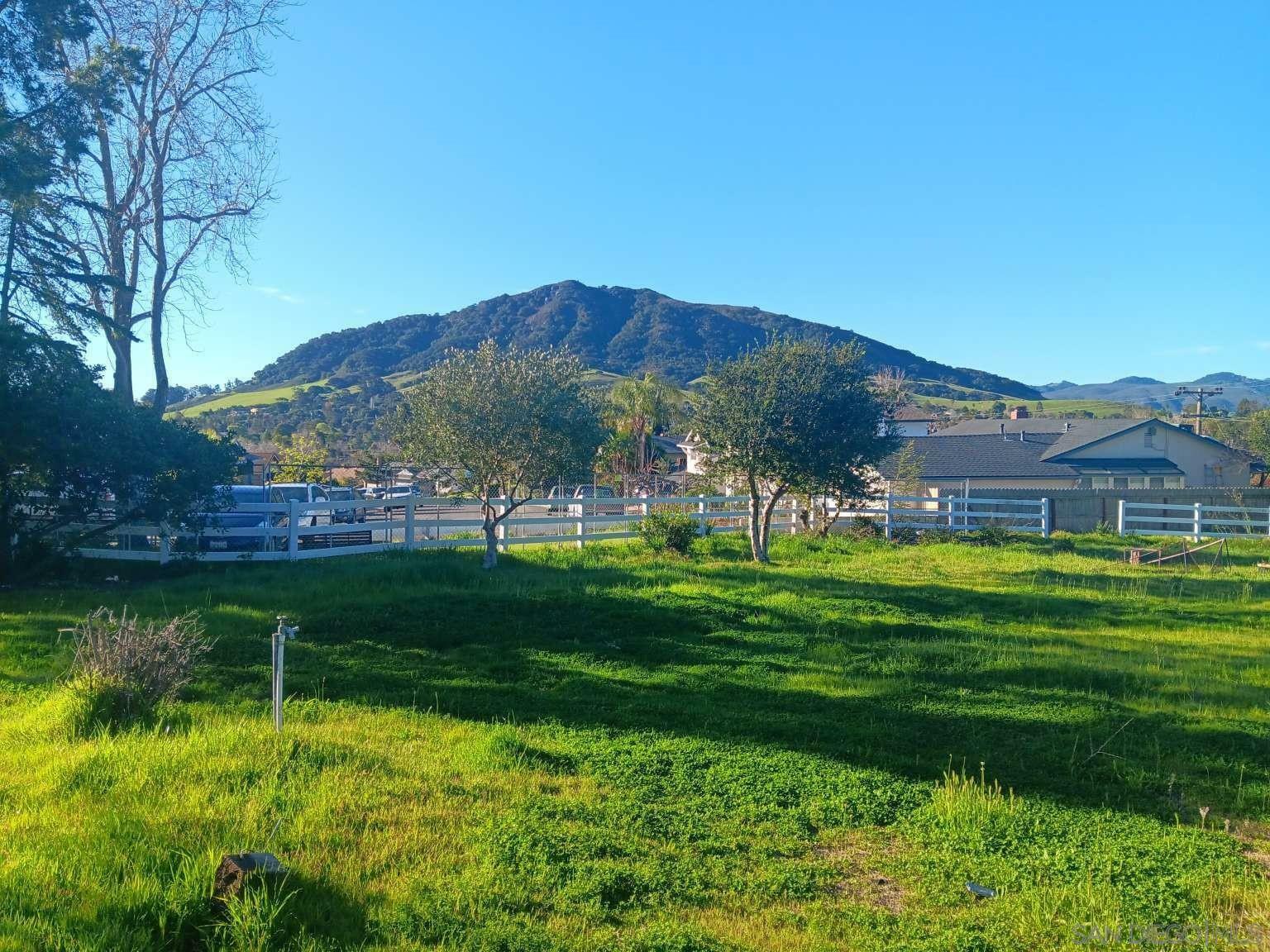 Property Photo: 500 Westmont Ave CA 93405