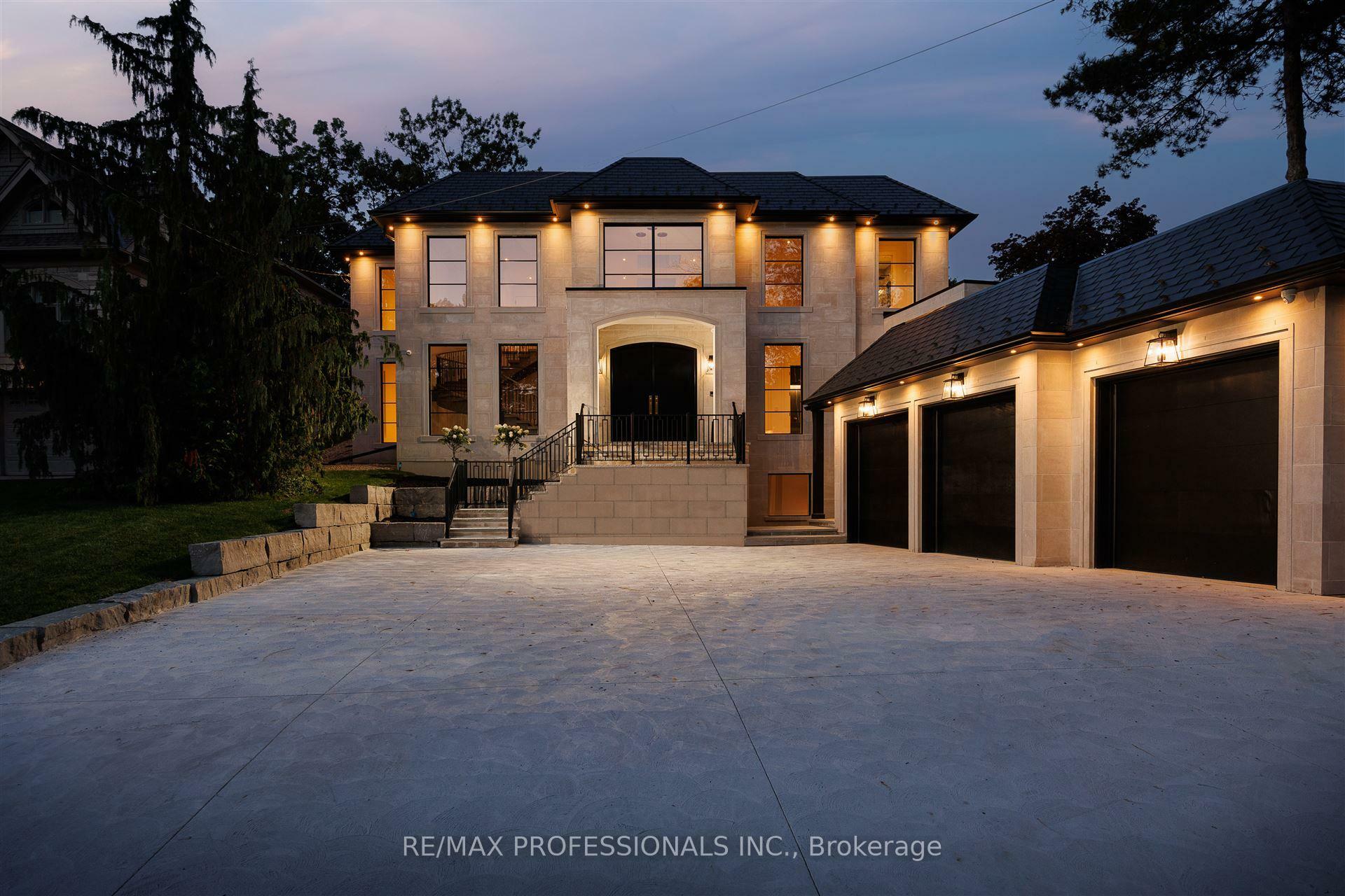 Property Photo: 15 Edenbrook Hill ON M9A 3Z7