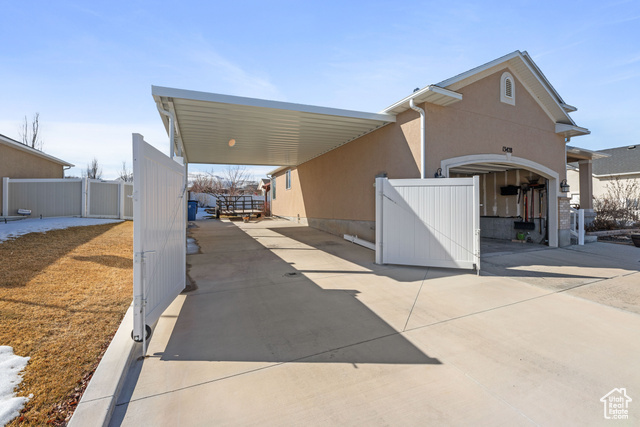 Property Photo: 13428 S Sunset Shadow Ln W UT 84096