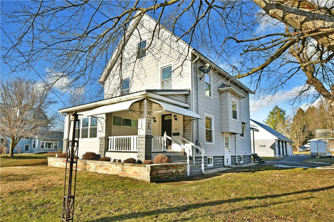 Property Photo: 258 S Mercer St PA 16125